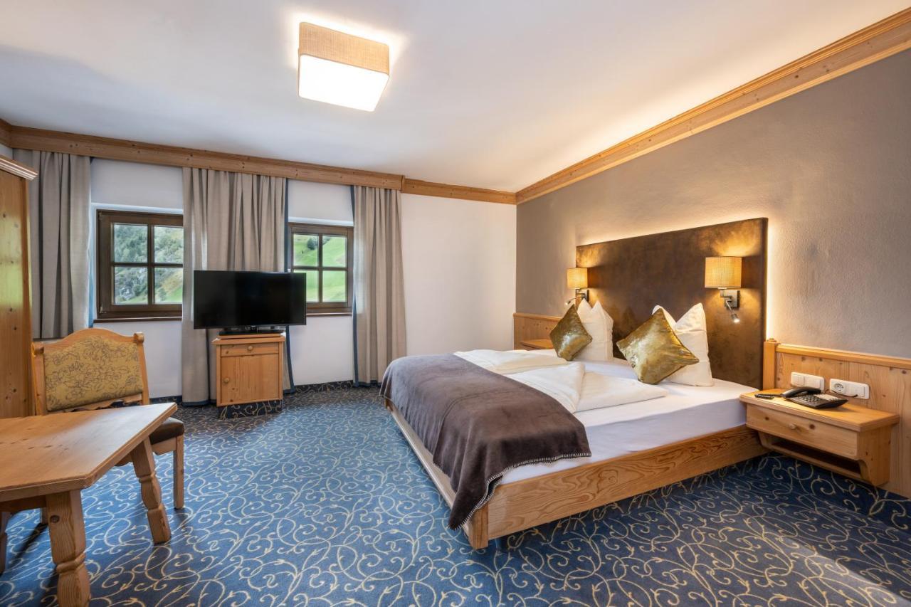 Naturhotel Huettenwirt Im Grossarltal Huttschlag Luaran gambar