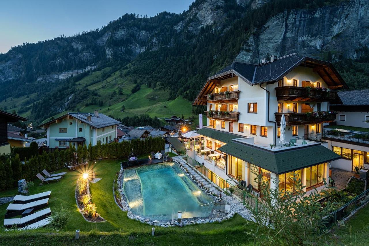 Naturhotel Huettenwirt Im Grossarltal Huttschlag Luaran gambar