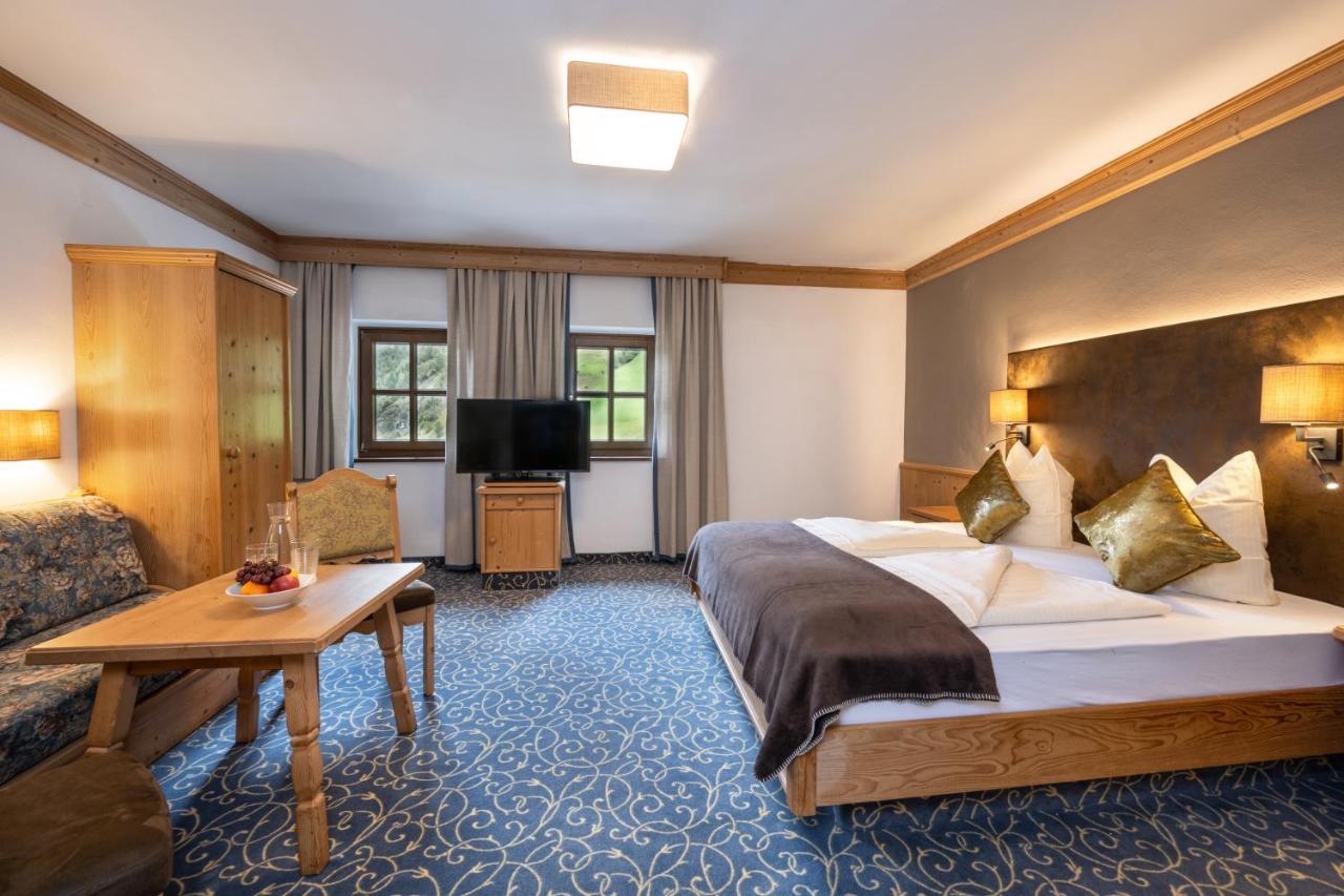 Naturhotel Huettenwirt Im Grossarltal Huttschlag Luaran gambar