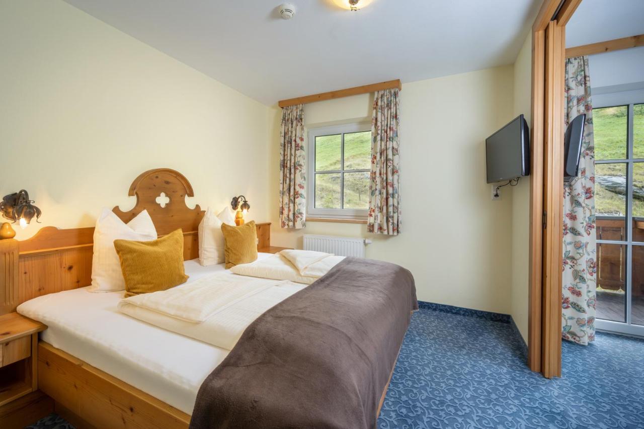 Naturhotel Huettenwirt Im Grossarltal Huttschlag Luaran gambar