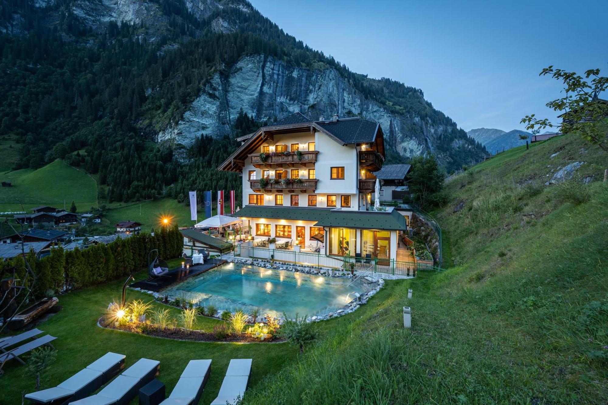 Naturhotel Huettenwirt Im Grossarltal Huttschlag Luaran gambar