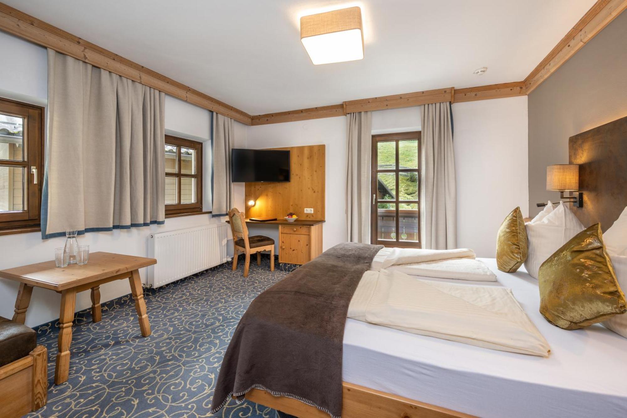 Naturhotel Huettenwirt Im Grossarltal Huttschlag Luaran gambar